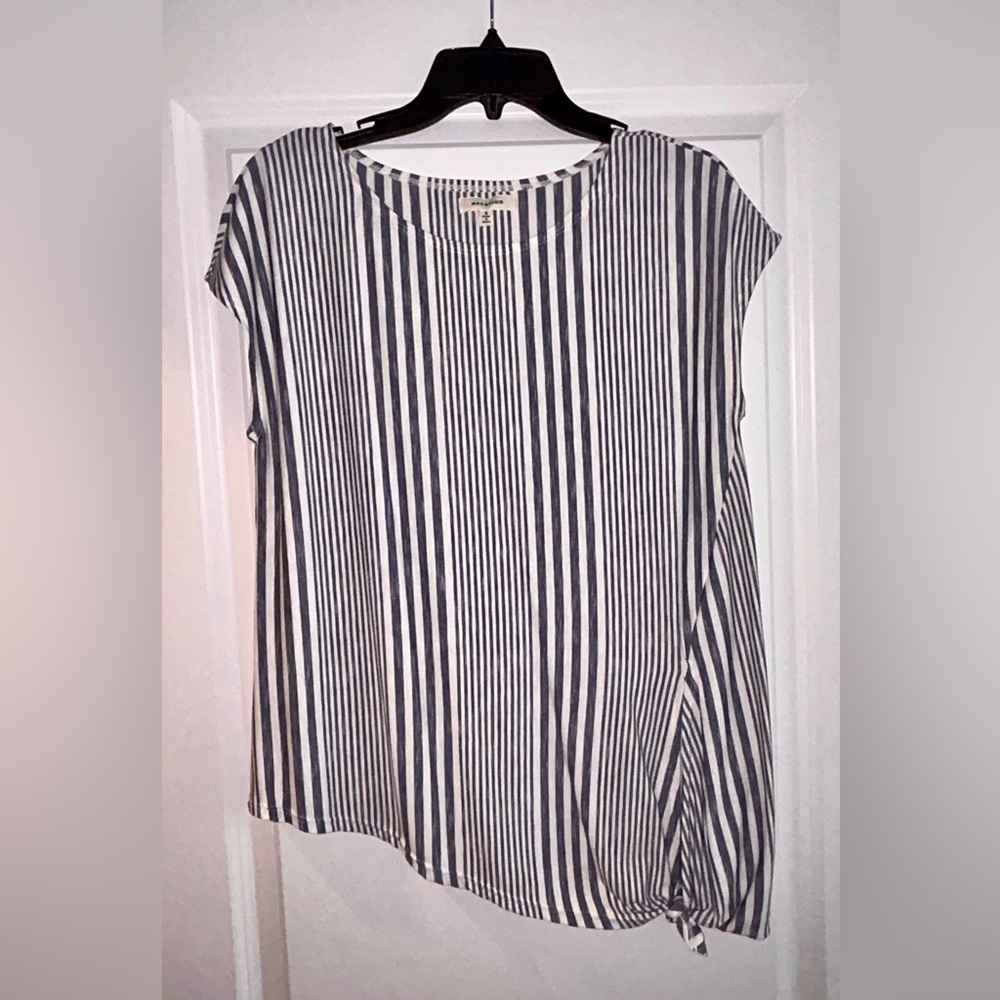 Max Studio Blue & White Vertical Stripe Short Sleeve Top